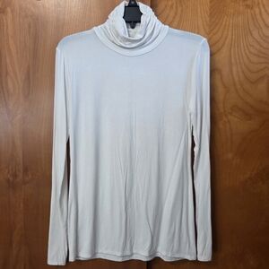 Zenana Outfitters Soft Cream Long Sleeve Top